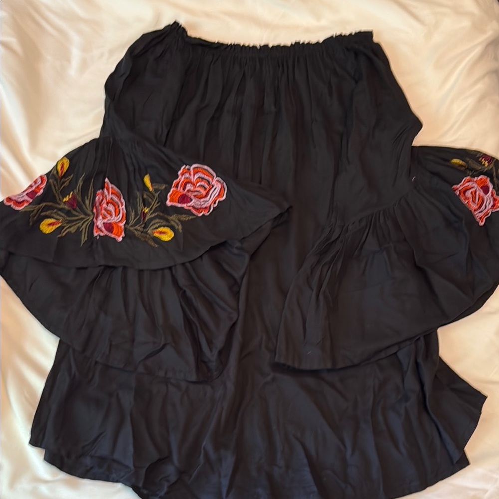 Black Floral Embroidered Women's off-the-shoulder dress/top